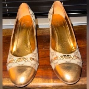 Beautiful Bronze Gucci Pumps w/ monogram print